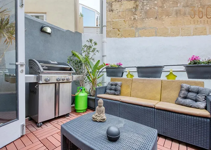 Apartman Sunlit Maisonette With Private Terrace & Bbq By 360 Estates