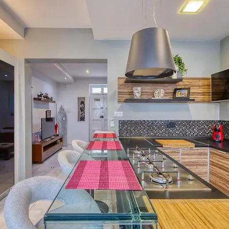 Sunlit Maisonette W / Private Terrace Rbt008